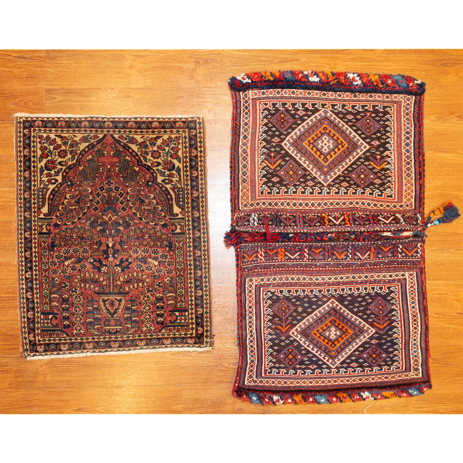 BAGFACE AND ANT SAROUK RUG,1.11 X