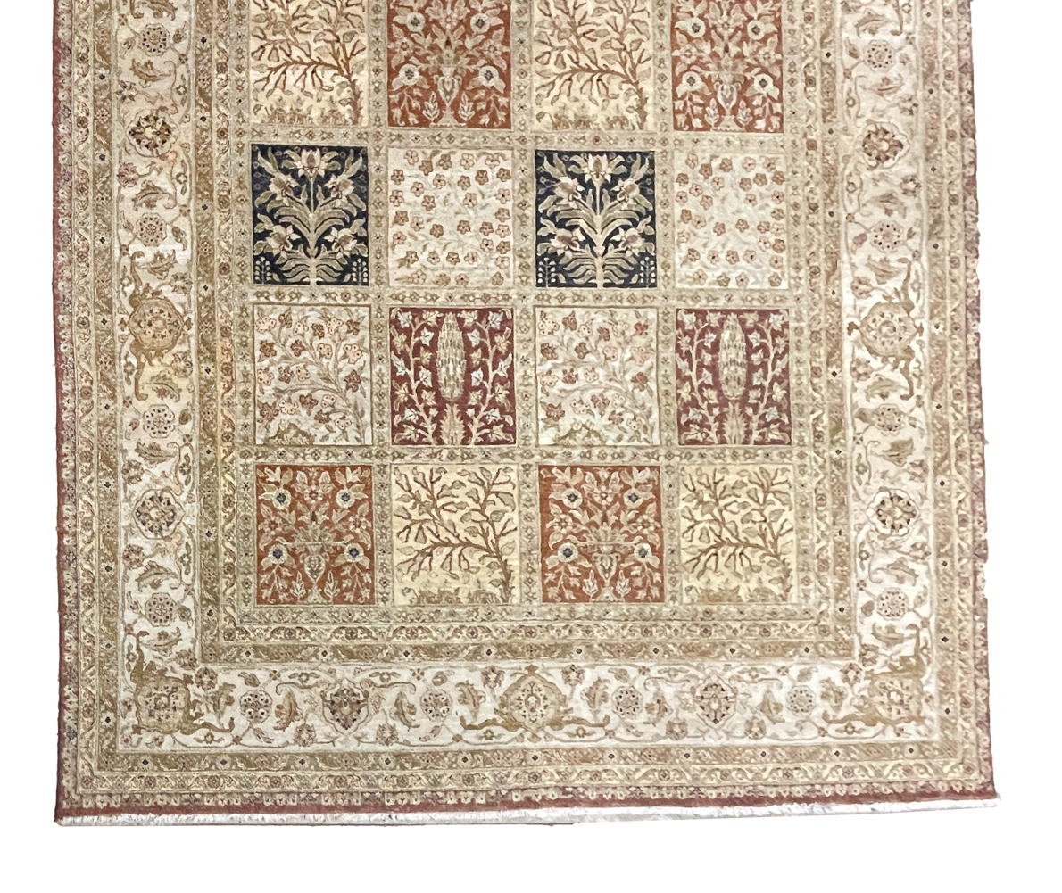 BAHKTIARI RUG. Mid 20th century.