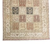 BAHKTIARI RUG. Mid 20th centur