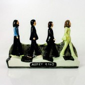 BAIRSTOW POTTERY FIGURINE BEAT