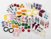 BAKELITE AND RESIN EARRINGS, 4