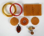 Bakelite Apple Juice Red Bangl