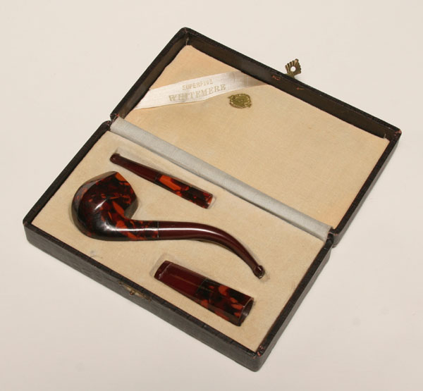 Bakelite Whitemere boxed pipe and