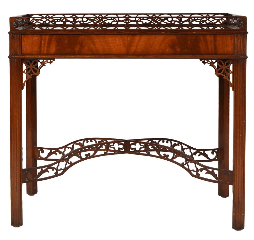 BAKER CHINESE CHIPPENDALE-STYLE