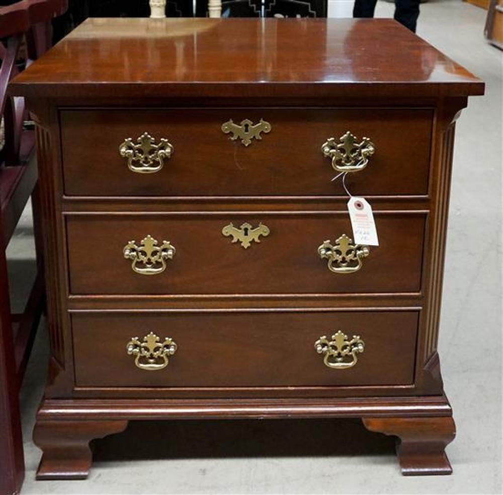BAKER CHIPPENDALE STYLE MAHOGANY