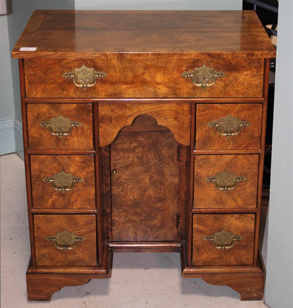 BAKER KNEEHOLE MINIATURE DESK