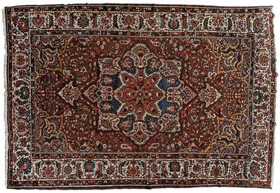 Baktiari rug, large star-shaped