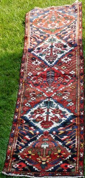 BAKTIARI RUNNER, 11 FT 2 IN. X