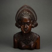 BALINESE TEAK BUST OF A LADY B