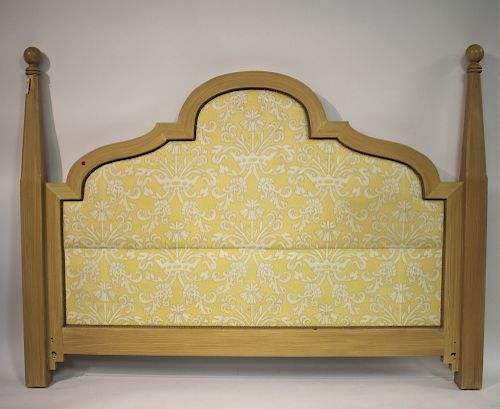 BALL TOP WOOD UPHOLSTERED KING SIZE