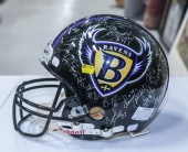 BALTIMORE RAVENS TEAM-SIGNED F