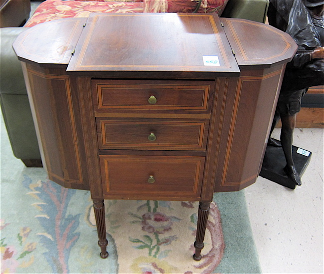 BANDED MAHOGANY MARTHA WASHINGTON