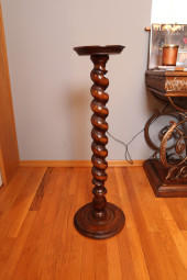 BARLEY TWIST WOOD CANDLE STAND
