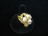 Baroque pearl ring with diamon