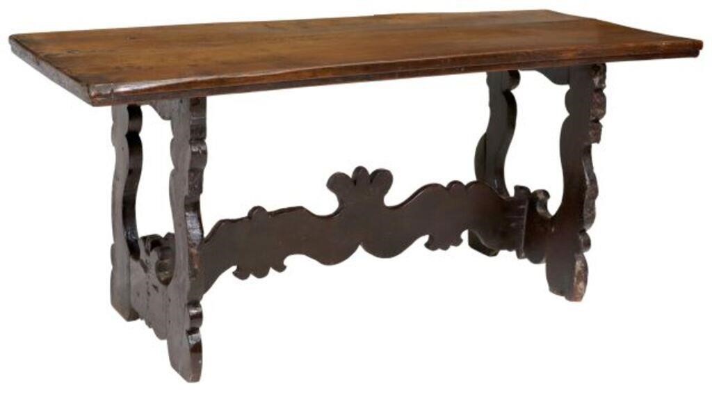 BAROQUE STYLE WALNUT TABLEBaroque