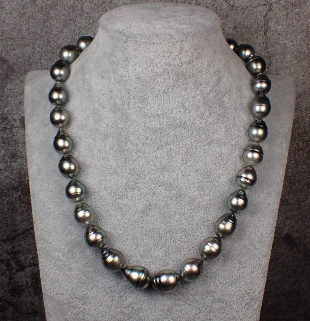BAROQUE TAHITIAN PEARL AND WHITE