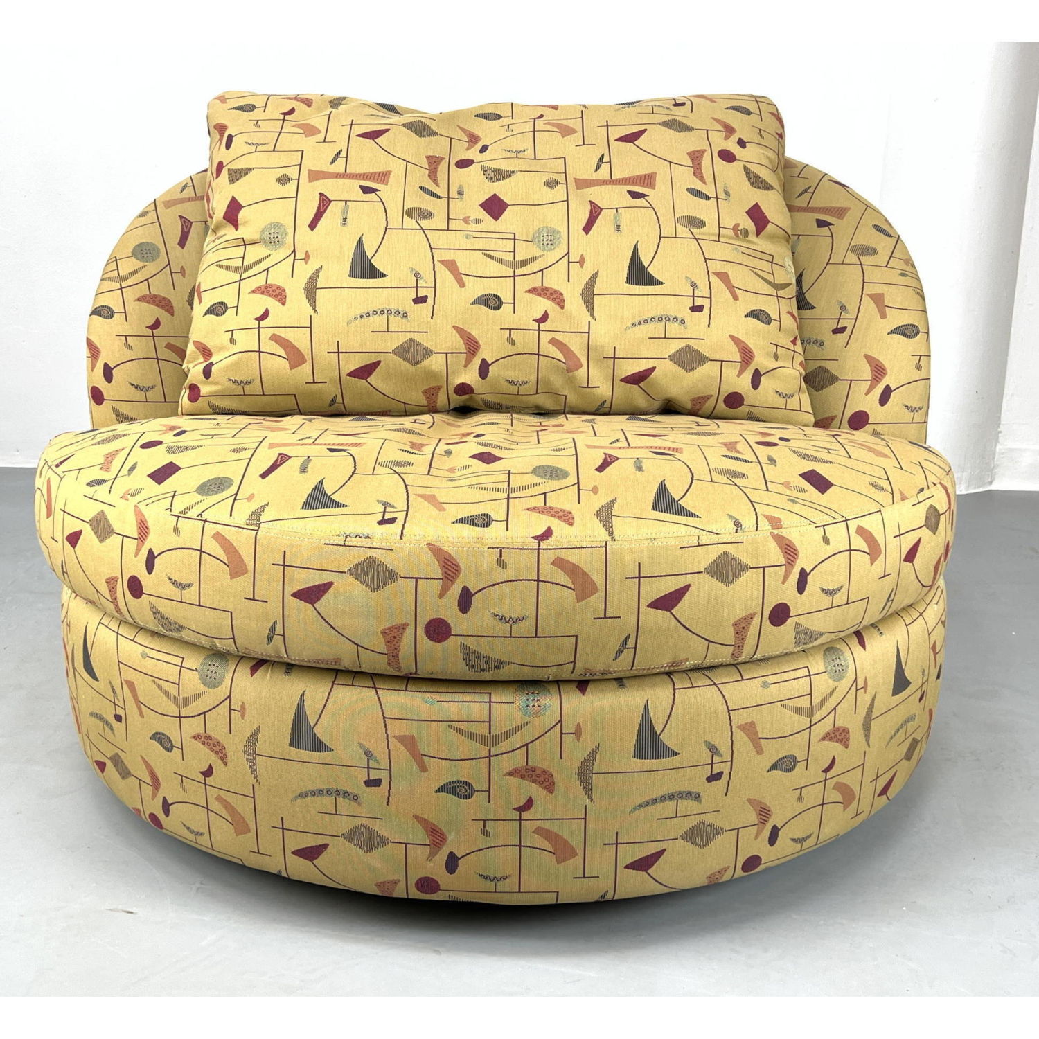 Barrel Back Round Swivel Lounge