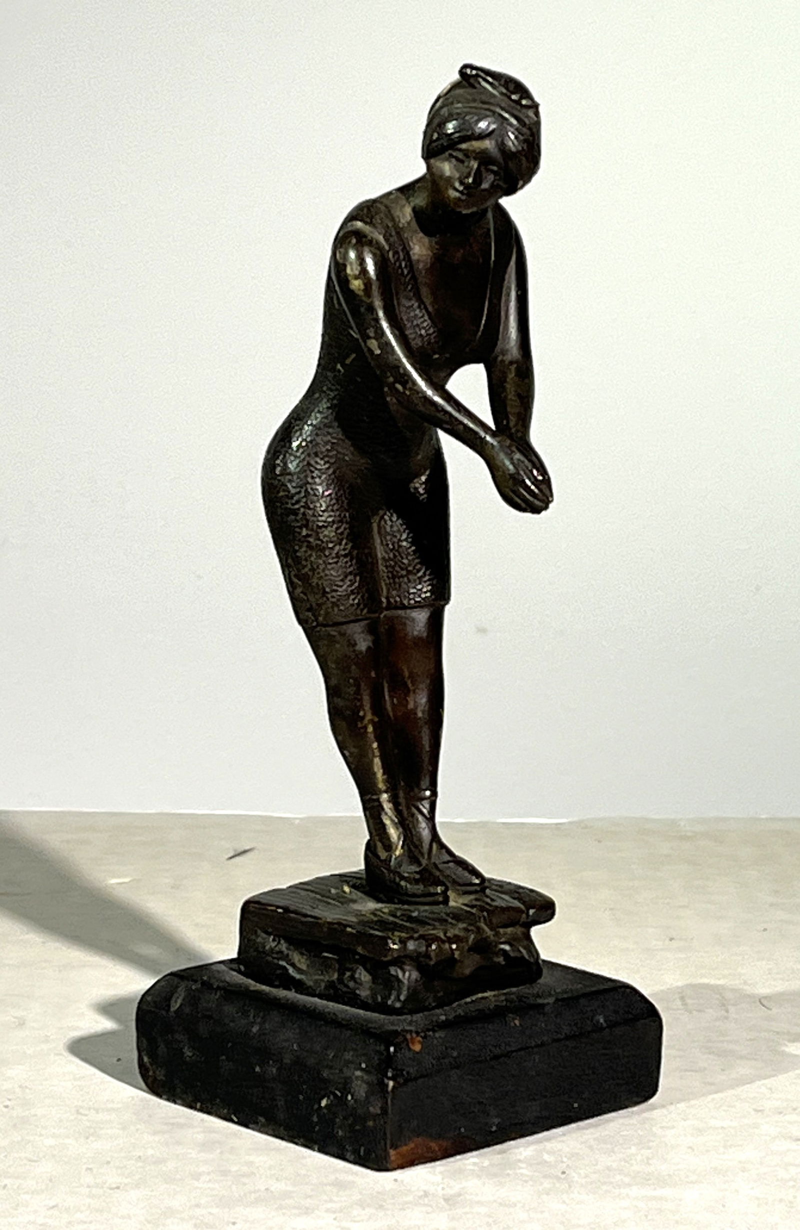 BATHING BEAUTY HOOD ORNAMENT,
