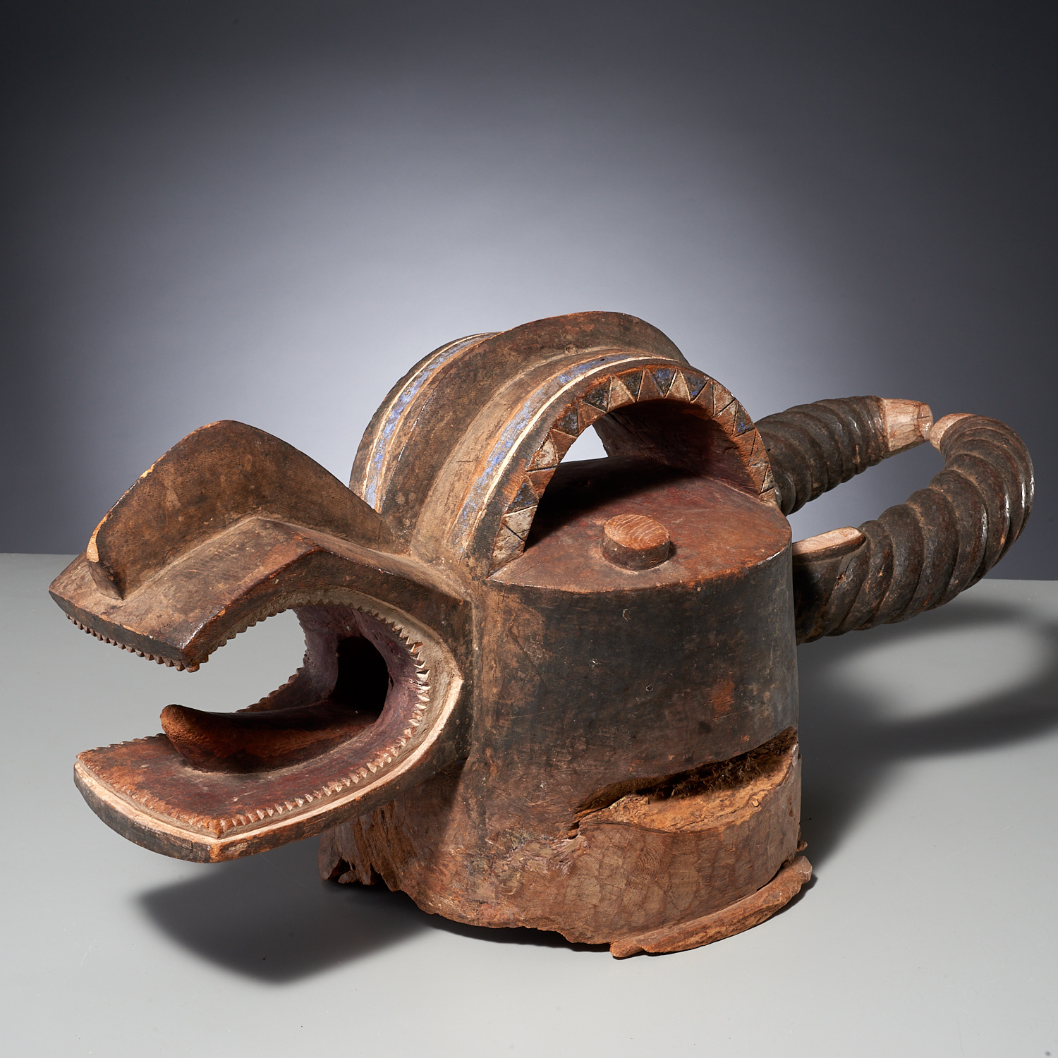BAULE PEOPLES, LARGE BUSHCOW