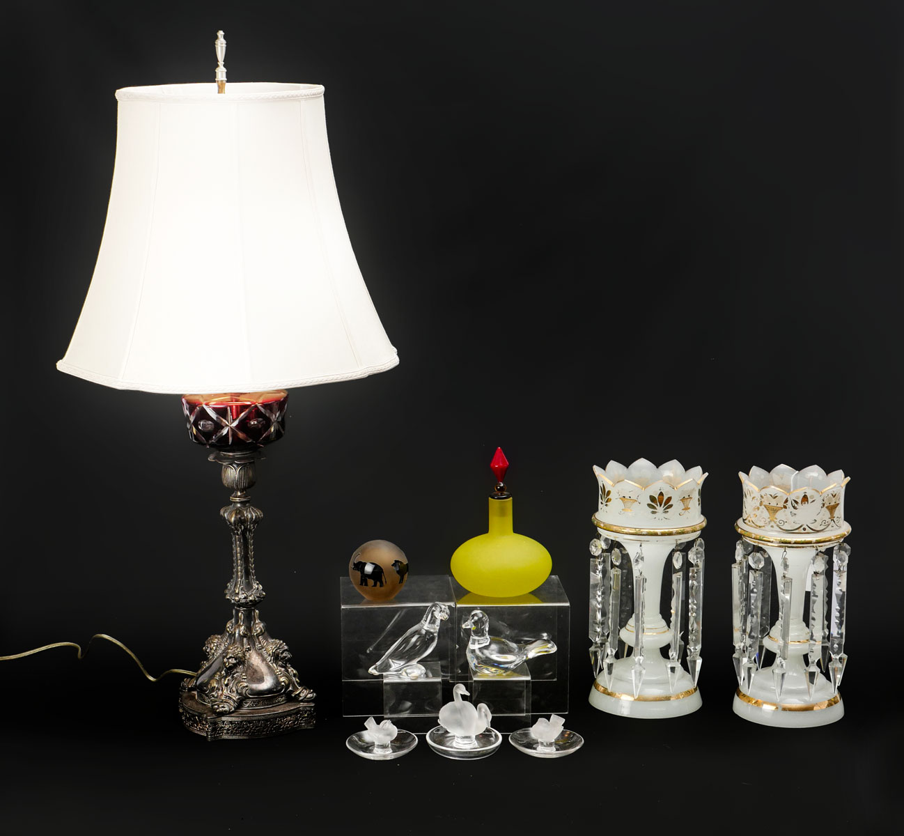 BEAUTIFUL LOT OF CRYSTAL & GLASS: