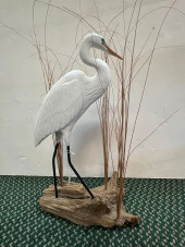 BEAUTIFUL WILDLIFE SCULPTURE O