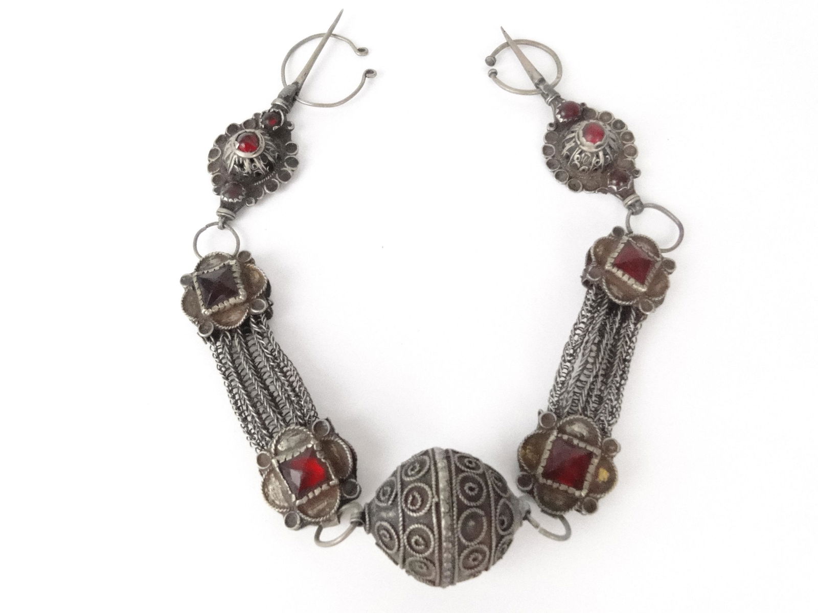 BEDOUIN NECKLACE WITH 10 RED