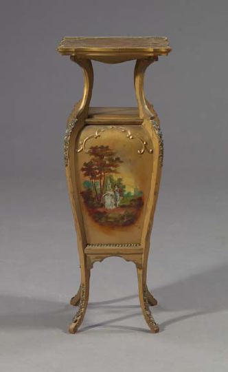 Belle-Epoque-Inspired Polychromed