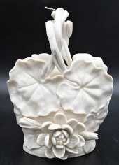 BELLEEK LILY PAD AND LOTUS HAN