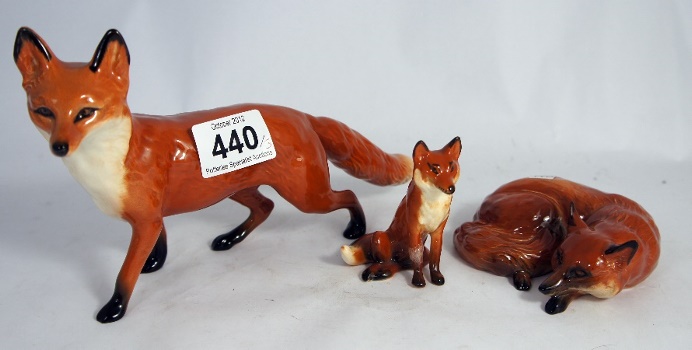 Beswick Fox curled 1017 Fox