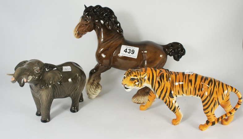 Beswick Tigress 1486 ( 2 legs