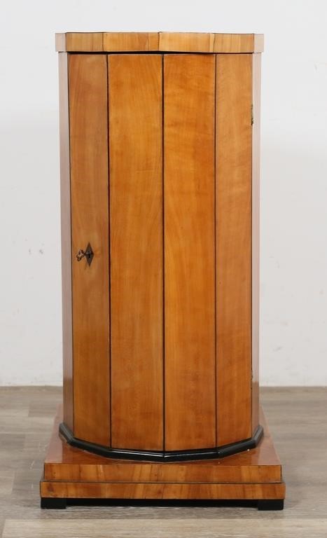 BIEDERMEIER FLOOR BAR
