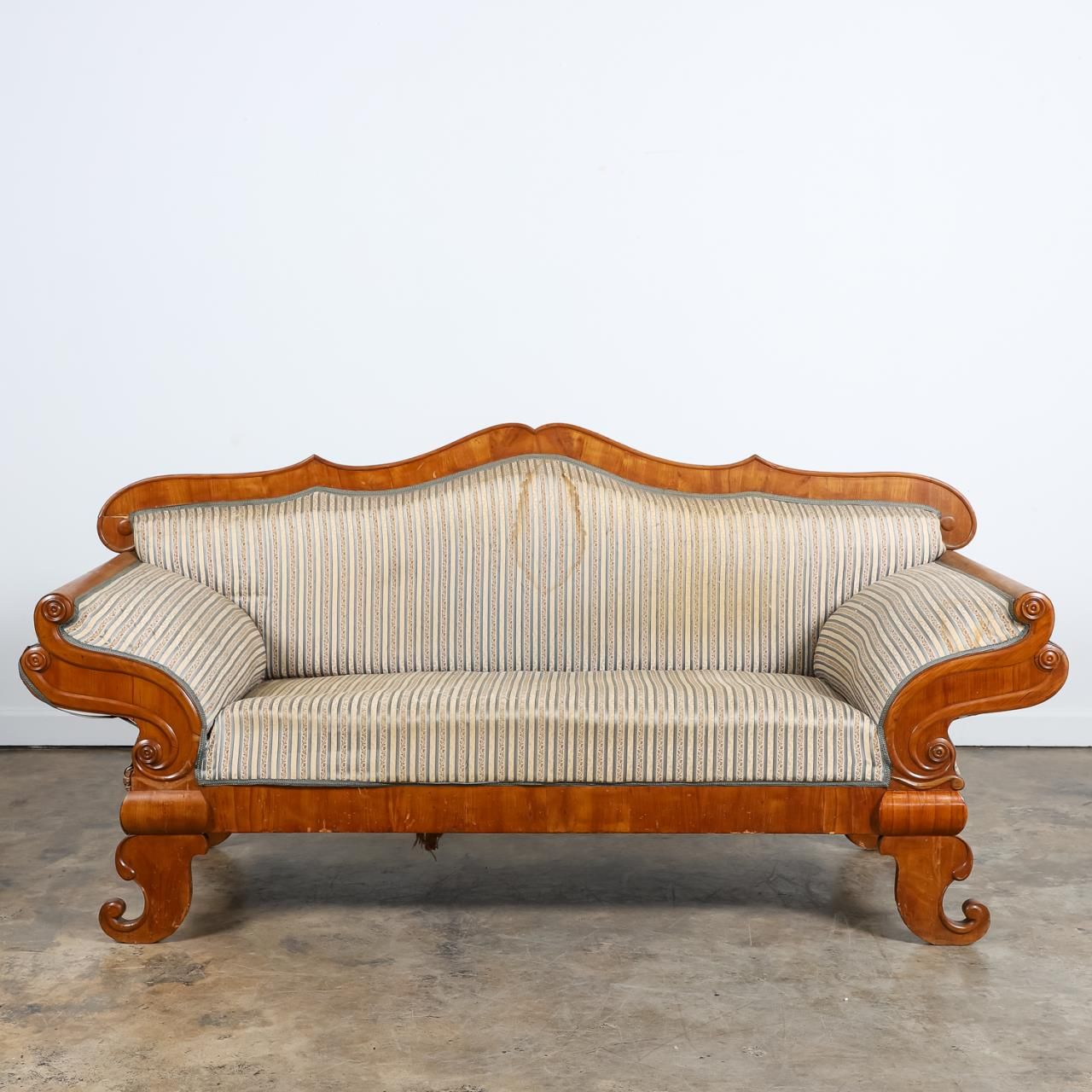BIEDERMEIER STYLE BLONDE BURL