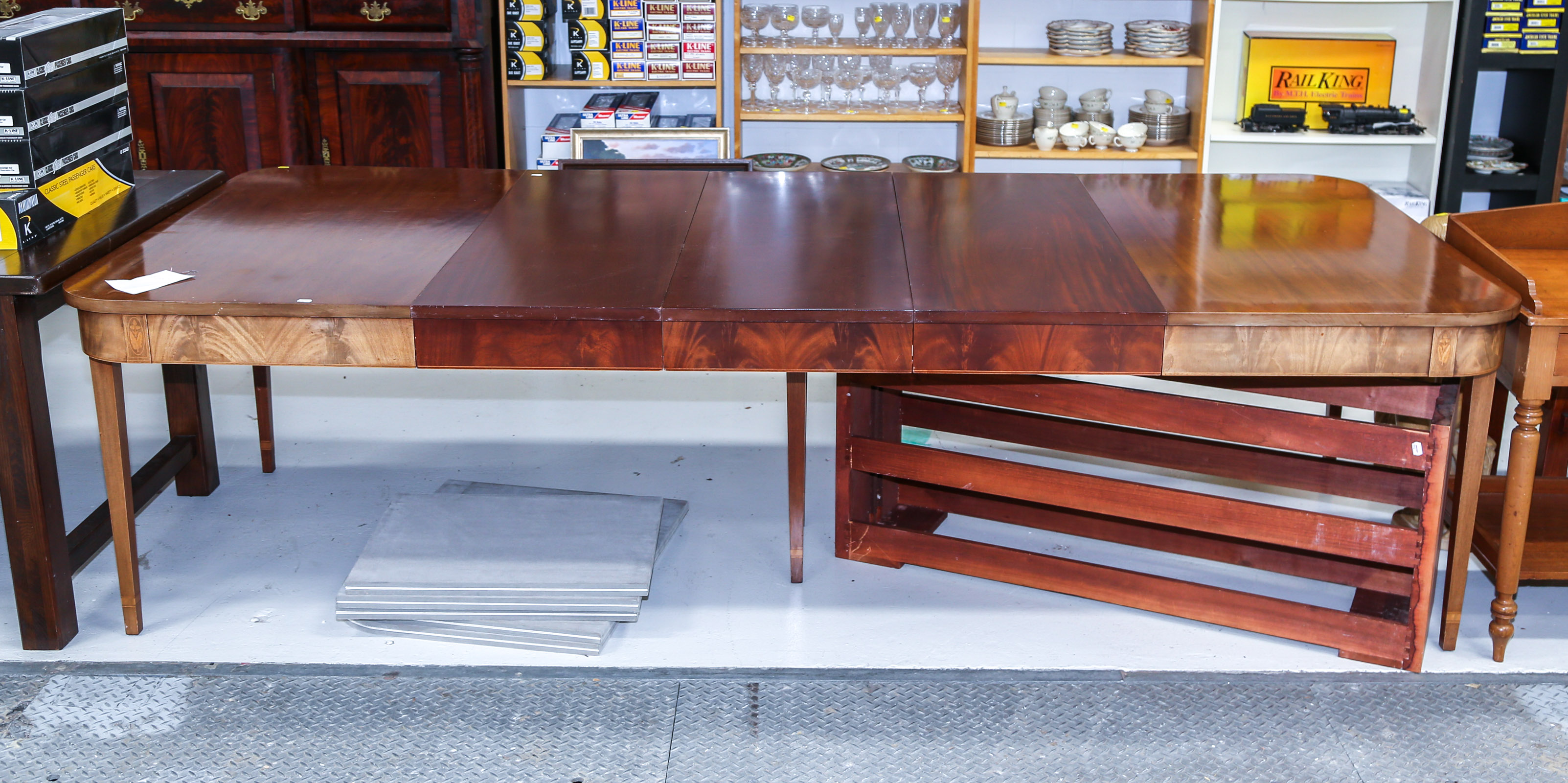 BIGGS HEPPLEWHITE STYLE MAHOGANY