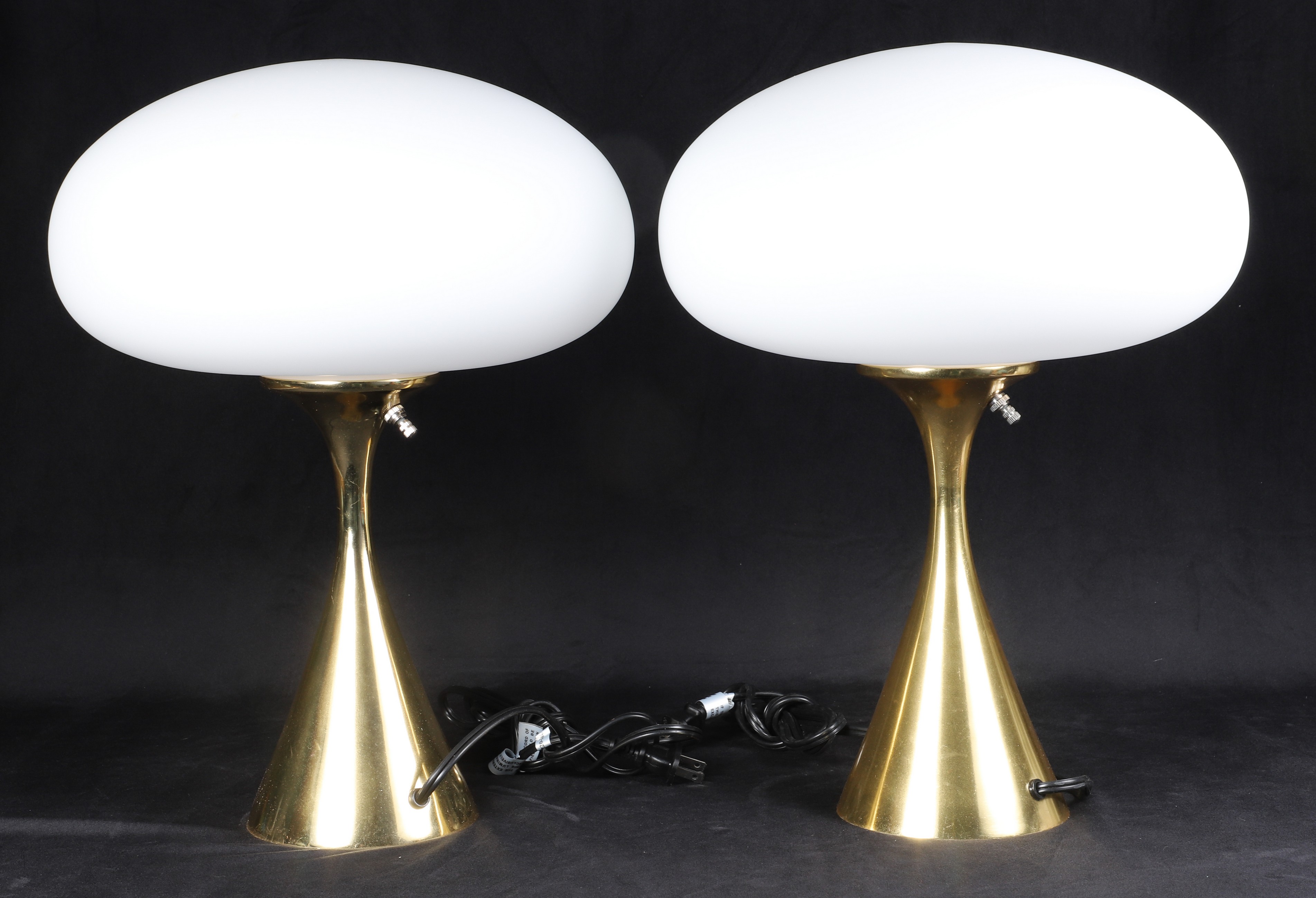 Bill Curry Laurel style lamp