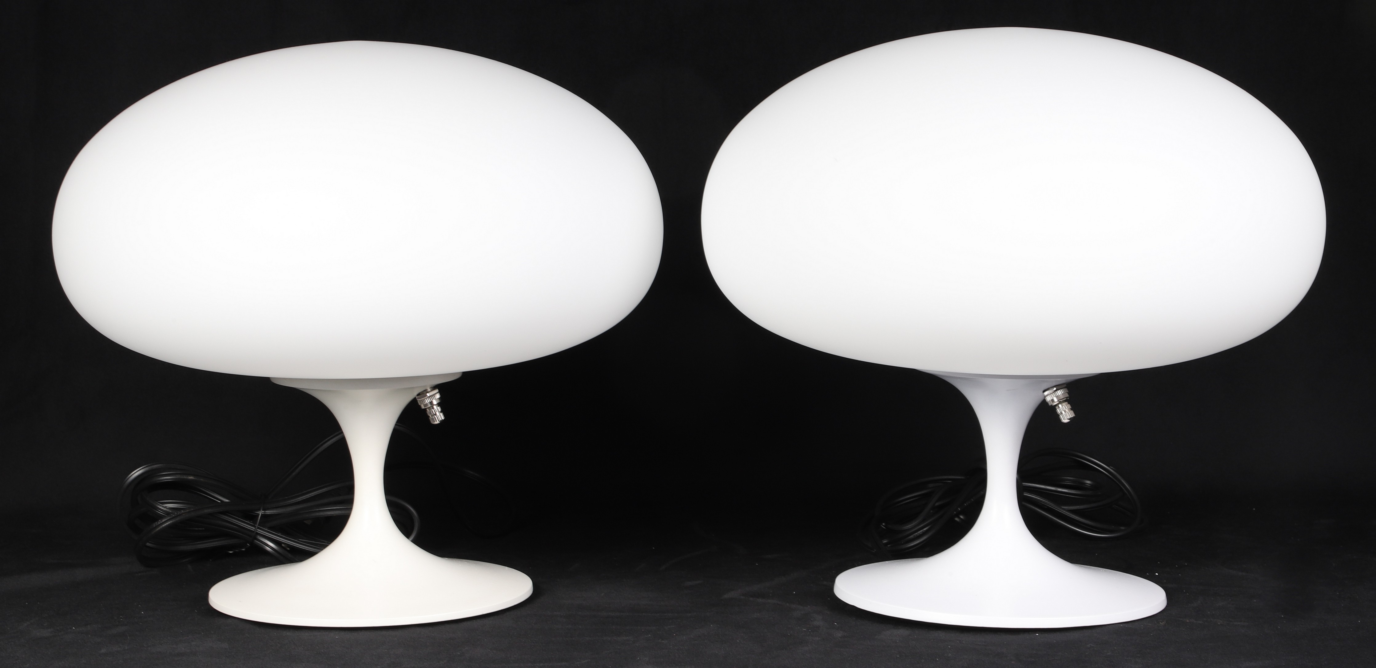 Bill Curry Laurel style lamp