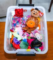 BIN OF 19 SPECIALTY & HALLOWEE