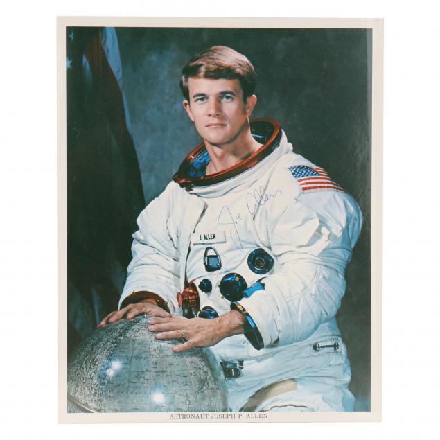 BINDER OF 45 AUTOGRAPHED NASA