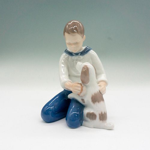BING & GRONDAHL PORCELAIN FIGURINE,