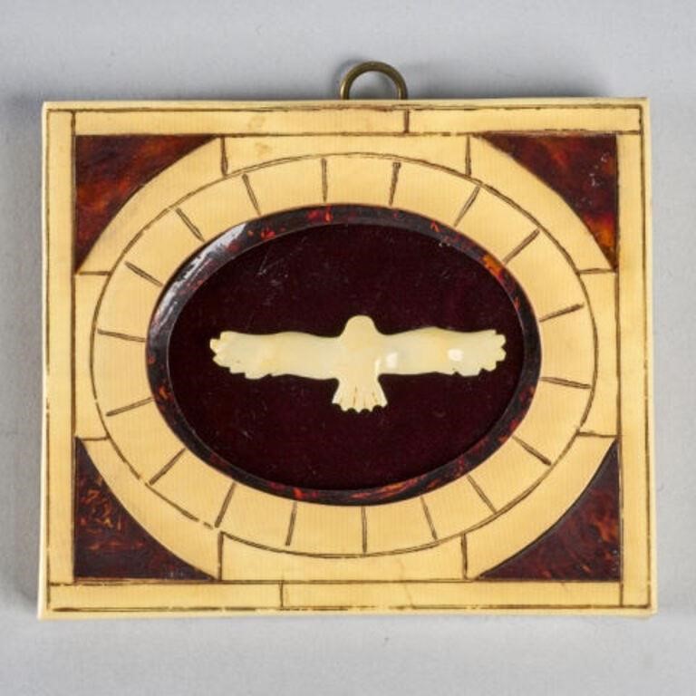 BIRD OF PREY MINIATUREA carved bird