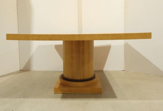 BIRD'S EYE MAPLE CENTRE TABLE, 20TH