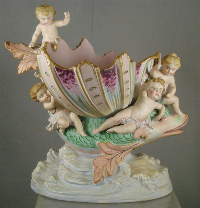 Bisque compote depicting shell