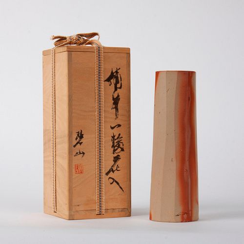 BIZEN WARE POTTERY VASEA gray and