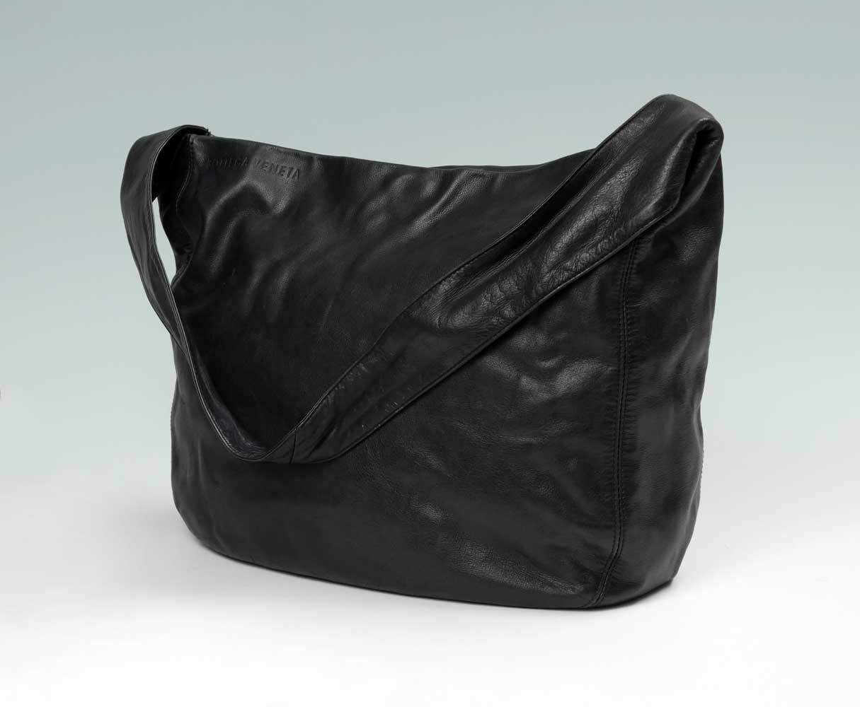 BLACK BOTTEGA VENETA LARGE HOBO