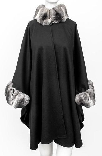 BLACK CASHMERE CAPE WITH CHINCHILLA