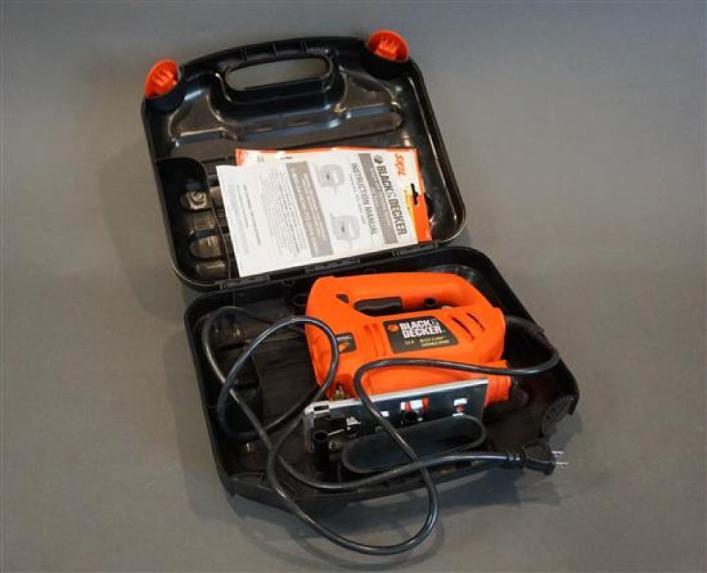 BLACK & DECKER ELECTRIC JIGSAWBlack