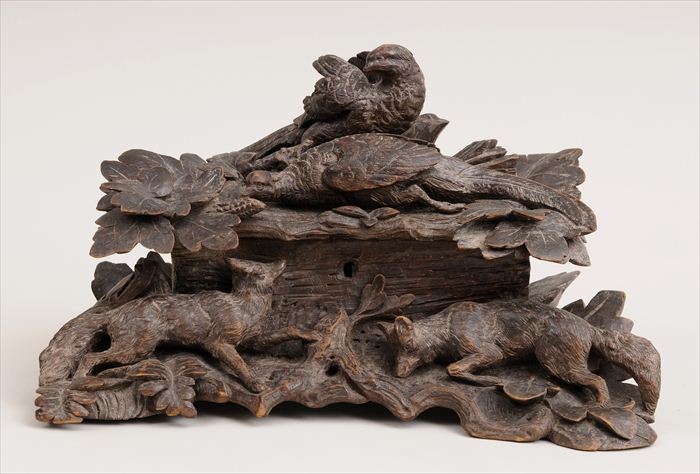 BLACK FOREST CARVED WOOD BOX The