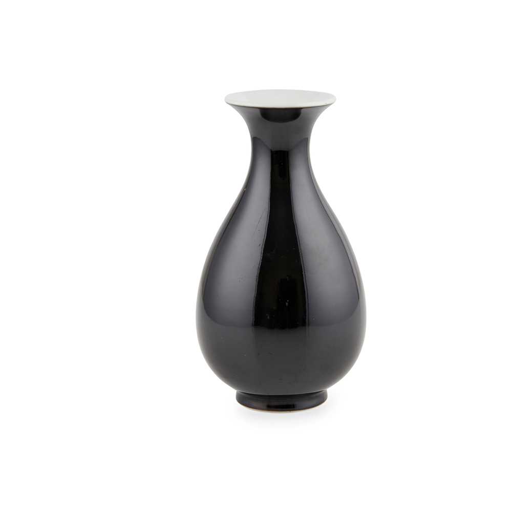 BLACK-GLAZED YUHUCHUN VASE