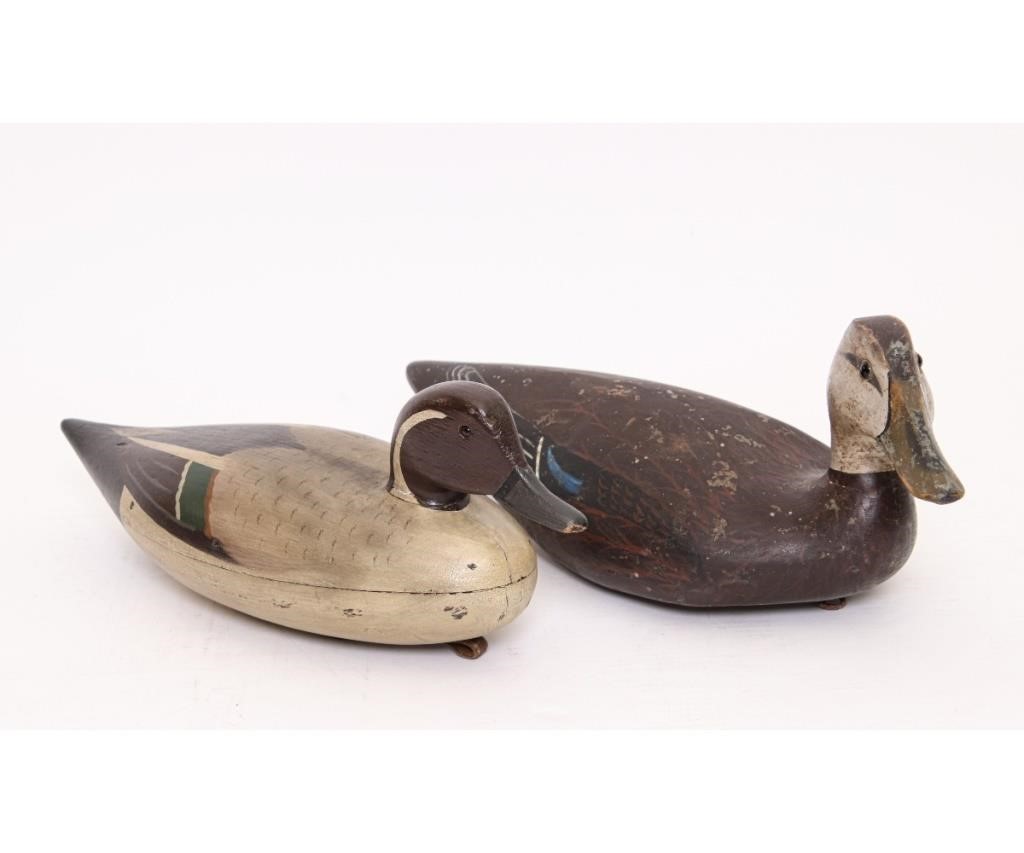 Black hen duck decoy with glass