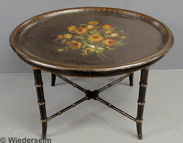 Black lacquer oval tray table