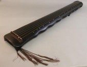 Black lacquered guqin / ancien